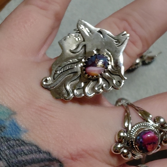 Silver Wolf Head Ring With Pink Dahlia Stone - Picture 10 of 12